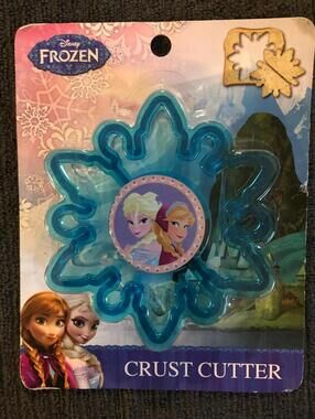 NEW Disney Frozen sandwich crust cutter Disney Frozen